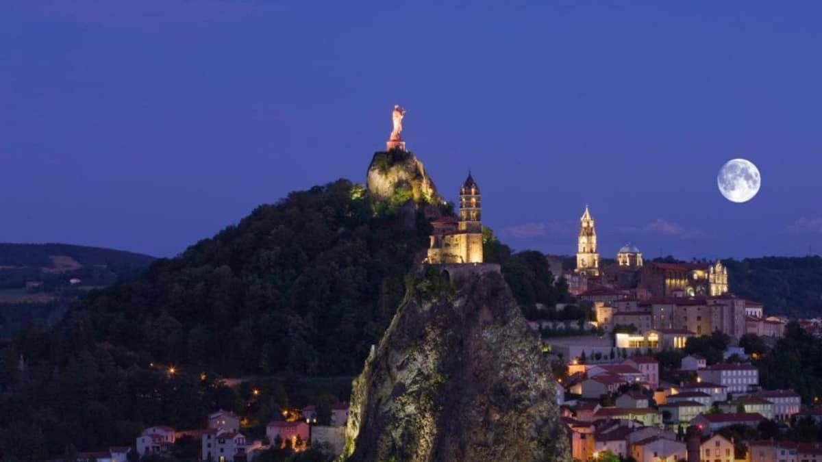 Bel Appartement Au Coeur Du Puy En Velay Le Puy-en-Velay Ngoại thất bức ảnh